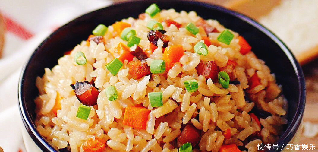煮饭不要只做白米，这么一个锅，特别的香，炒饭比这个好吃