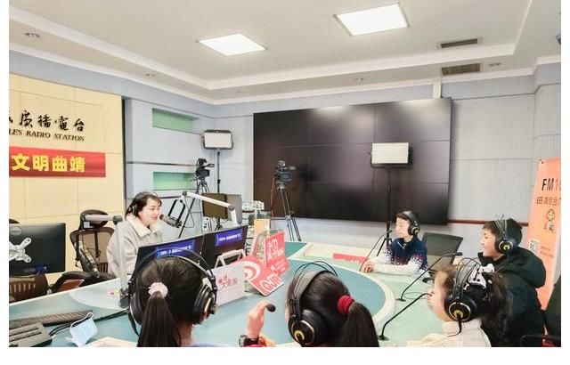 探班少儿春晚:打磨细节 畅谈一路心得