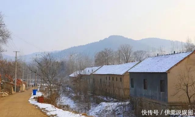 土屋，白雪，炊烟，走进临朐山村