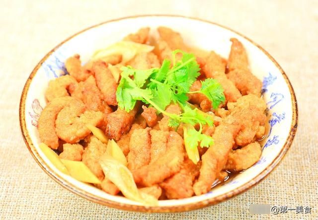 小酥肉怎么做才好吃？原来腌制和油温是关键，厨师长教你正确做法