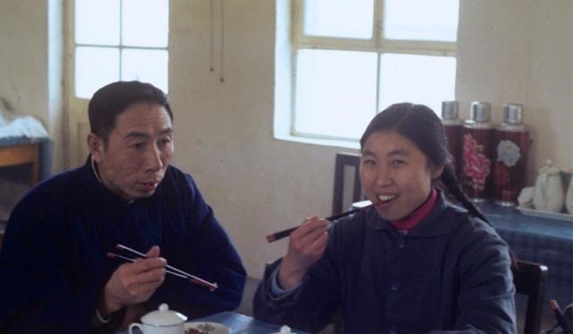 老照片,七八十年代的国营饭店,带你追寻老一辈的美食记忆