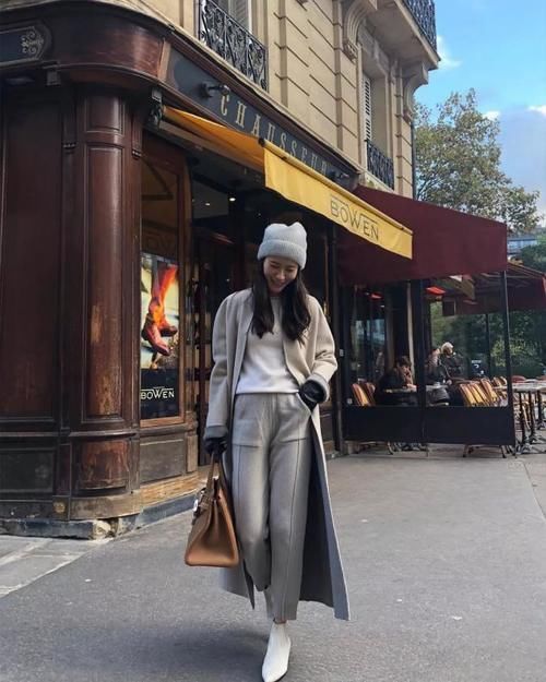 今冬，火了一款裤子叫：毛呢裤，配大衣气质又高级，谁穿谁好看