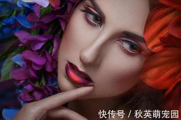 行为艺术$她画了条裙子就去散步，路人是不好意思揭穿，还是真看不出来？