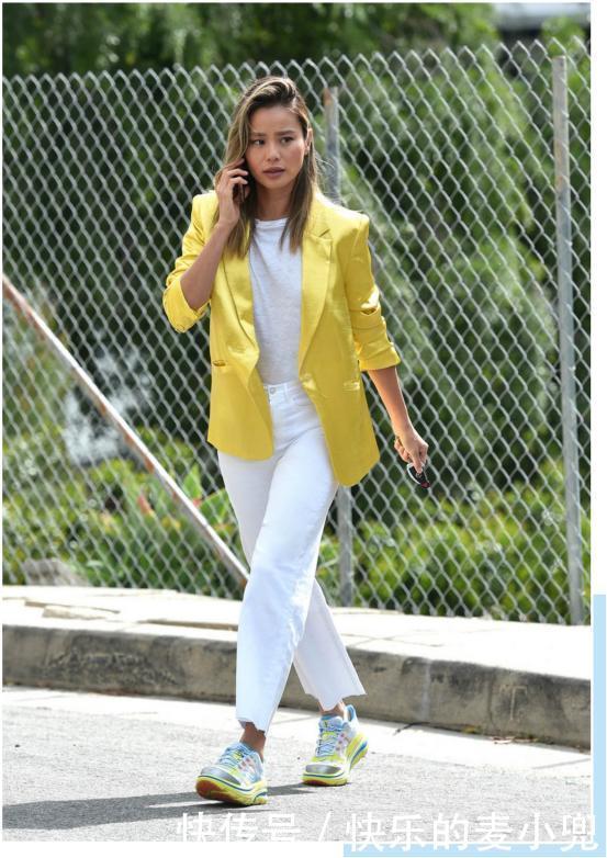 “时髦精”都在穿西装,不仅百搭还帅气,时尚达人抢着穿