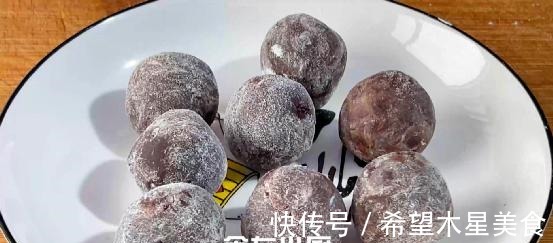 面食又出新吃法了，农村媳妇教你这样做，香甜松软，比花卷还好看！