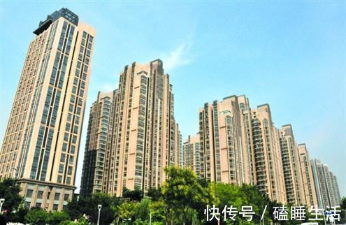 打拼|曾经回县城买房的年轻人,却一直在外头打拼,现在后悔了吗?