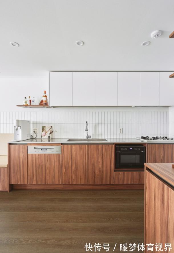 装修|新婚夫妇装修前的决定是对的,坚持不要客厅,解救了81㎡小户型