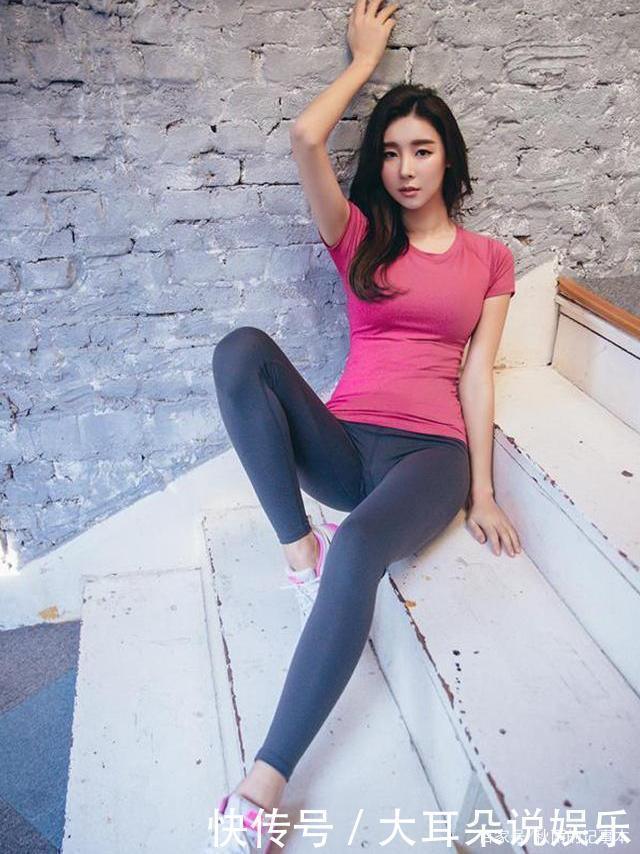 高跟鞋|打底裤的设计不会有正装的压迫感，彰显文艺简约感