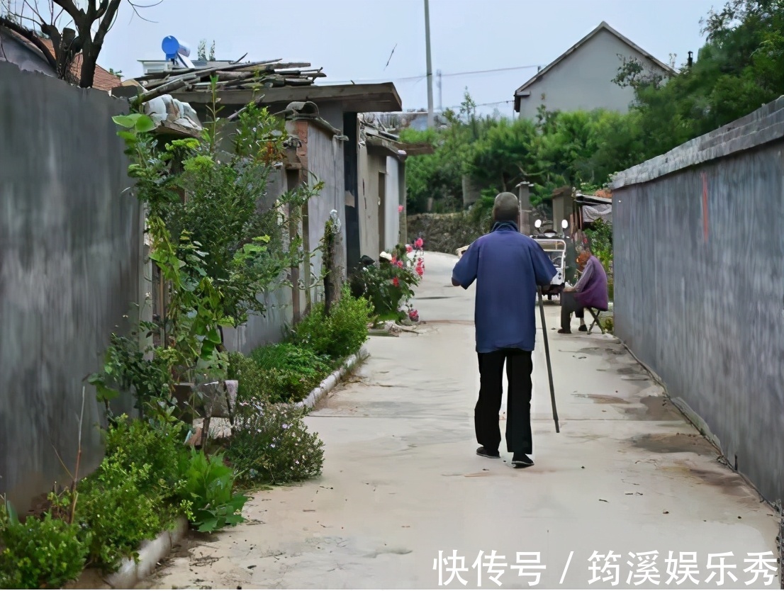 一日三餐|101岁农村爷爷,1天喝半斤白酒,生活方式奇特,逢人便讲长寿经验