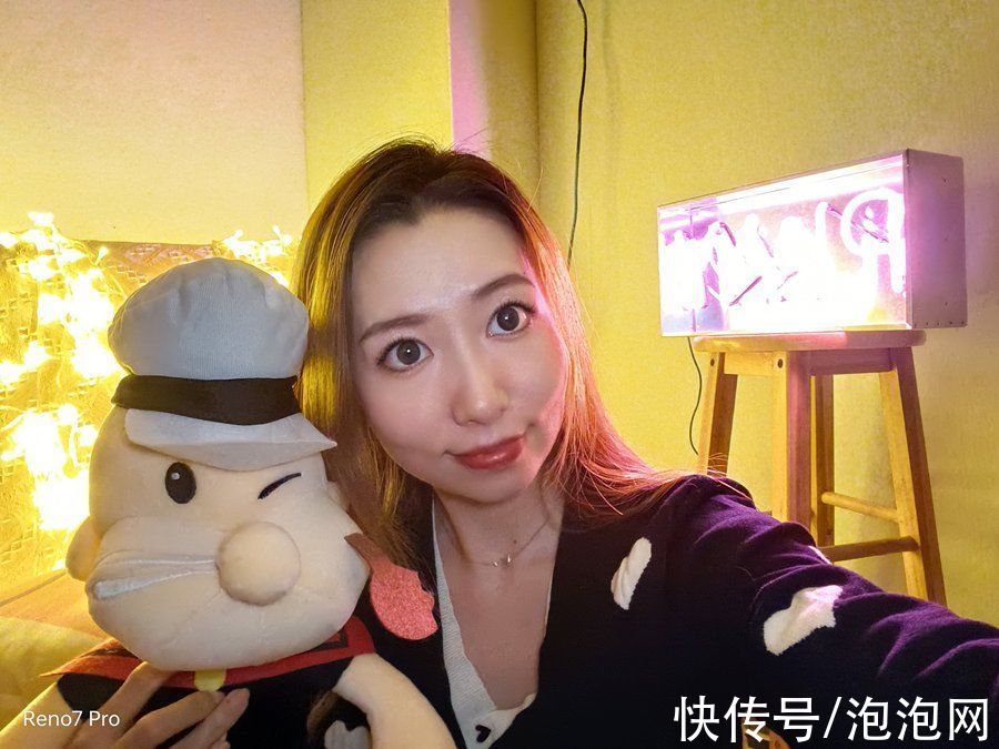 暗夜自拍不怕黑 OPPO Reno7 Pro手机拍照体验