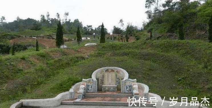 老人#清朝一户人家办丧事遇暴雨,老人预言要出贵人,多年后成真!