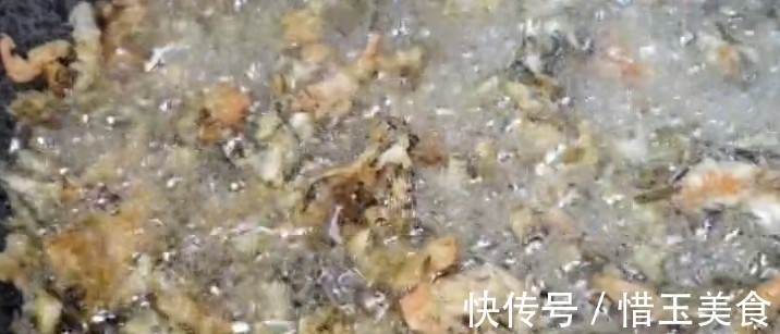 可口|外面一斤5元的小鱼,农村没人要,加两颗鸡蛋酥脆可口一盘不够吃