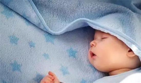 集中性|午睡和从不午睡的孩子，长大后差距明显，让孩子这样睡才正确