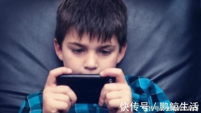 电子产品|“你个老东西快走开”孙子指着奶奶鼻子骂,宝爸反手就是一巴掌!