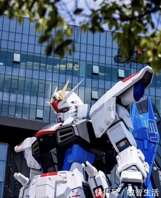 斯坦李|当科技照进现实,ACG的全新科技亮瞎眼,游戏王竟拥有虚拟影像