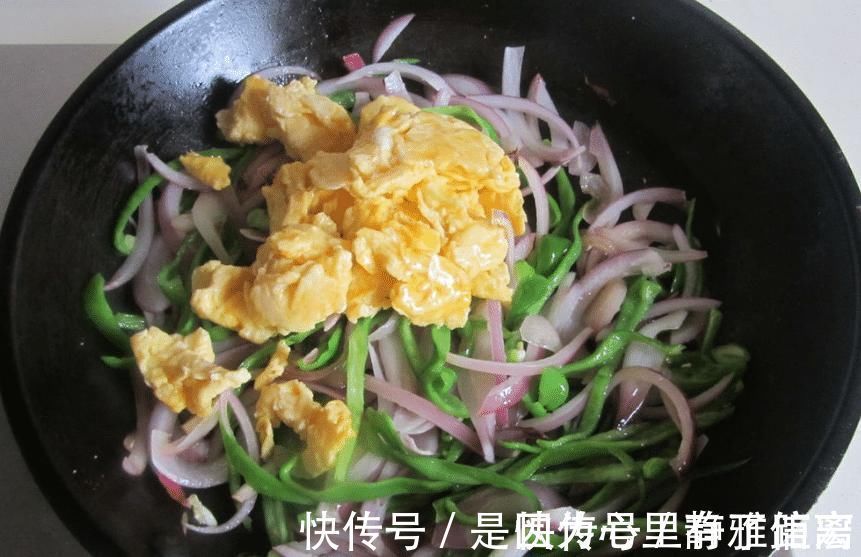 青椒|洋葱和它是绝配，等于“血管清洁工”，每周吃2次，血管更通畅了