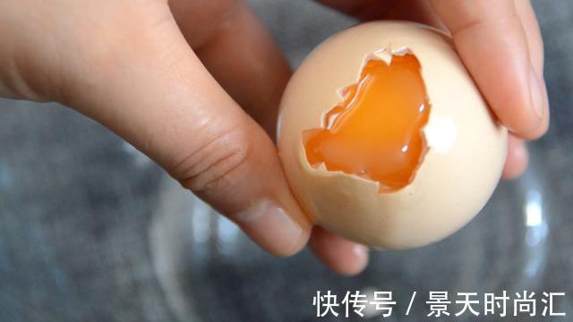最近鸡蛋这个吃法火爆了，老一辈人吃三高稳身体棒，越吃越精神