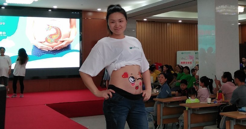 老公|6个月的孕妈晚上胎动频繁,赶紧叫醒老公去医院,医生的话让她不好意思