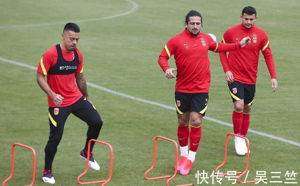 六战|国足小心！越南男足想逼平日本拿到1分，越南还想在主场击败中国