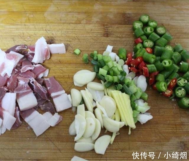 干锅土豆片,香辣过瘾,做法简单,好吃到放不下筷子