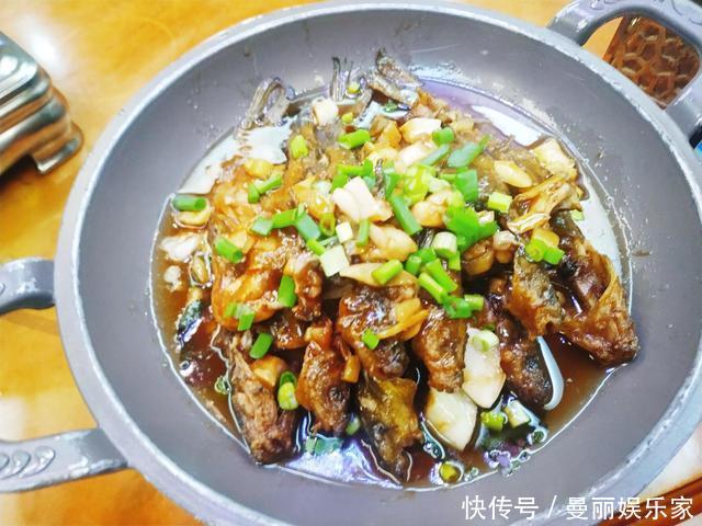 婆婆生日,我点了18个菜,发朋友圈,小姑子说真“丢人现眼”
