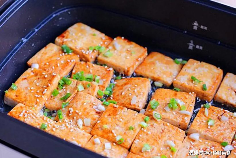 食用盐|无论煎鱼还是煎豆腐，别再直接下锅！只需一招，嫩滑不粘锅还完整