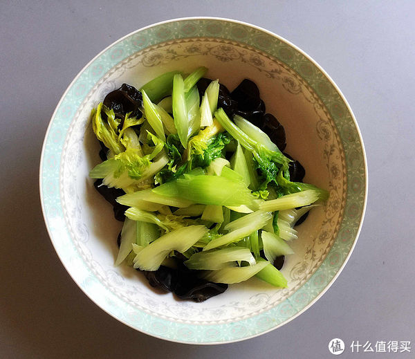 芹菜段|建议:不管有钱没钱,一定要让父母多吃这菜,低脂低卡,对身体好