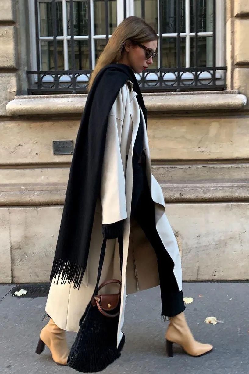  流行|“马丁靴”失宠了？“大衣＋这双鞋”正流行，时髦又显高！