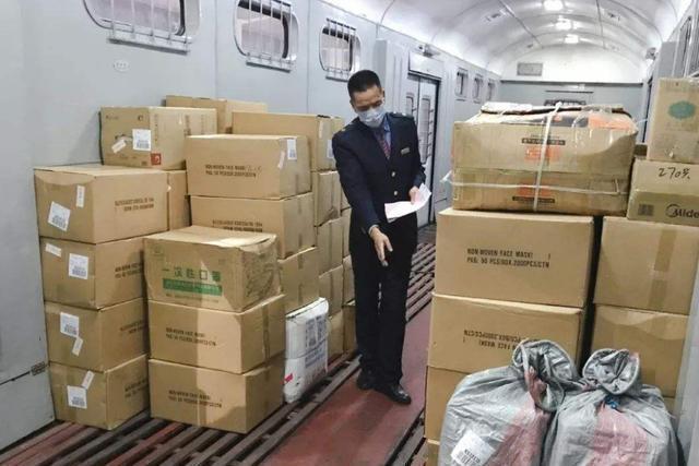 向美国|在这个当口,又一家中企向美捐赠物资,你“制裁”你的,我捐我的