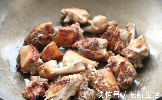 夏天,猪肉牛肉都不如它,便宜又好吃,简单炖一锅,花不了几个钱