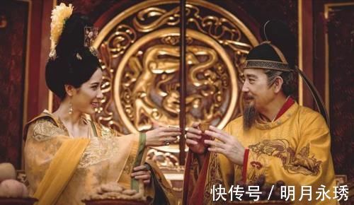 李白|李白初入翰林院,半醉半醒赋诗三首,诗文惊艳了诗坛,传唱千古