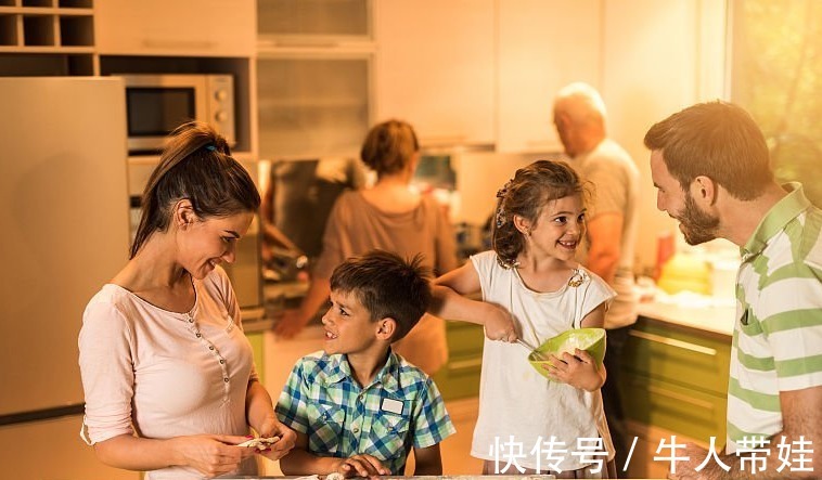 父母|3件事情上,父母要学会偷懒,孩子才会更强大
