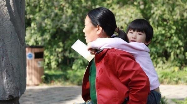 子女|有一种“新型啃老”正在流行,老人有苦难言,子女们却不愿承认