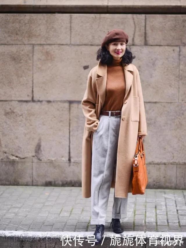 女人|女人50岁以后,春天少穿运动鞋,瞧三木妈妈这样穿,优雅显气质