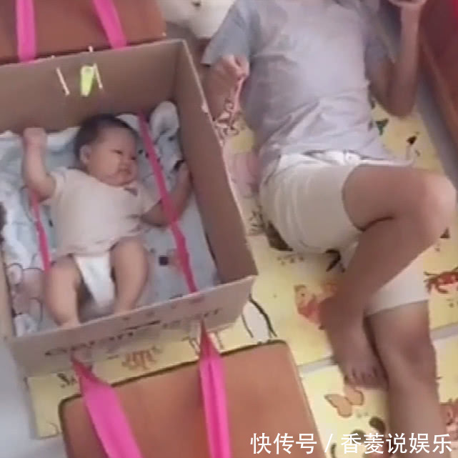 外甥|妈妈没空带娃，把宝宝交给舅舅，看到舅舅的做法，妈妈笑喷了