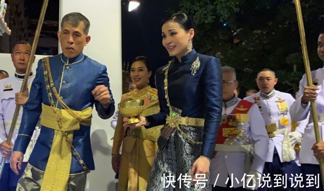 漫画|苏提达晒最新漫画好得意!蓝裙造型确实美,诗妮娜好久没有亮相了