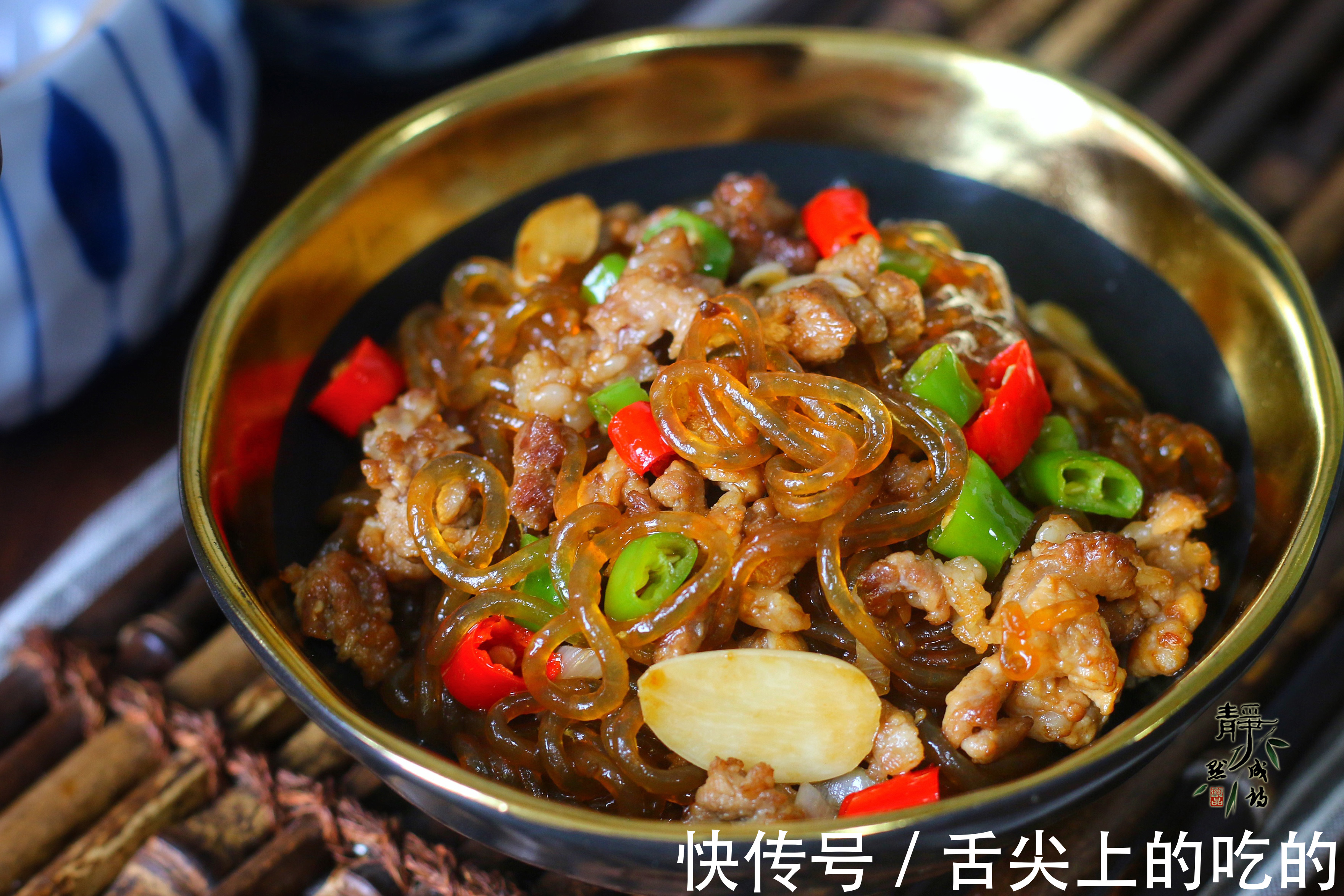 做肉末炒粉条,记住两个关键点,不管放多久,粉条都不粘不坨