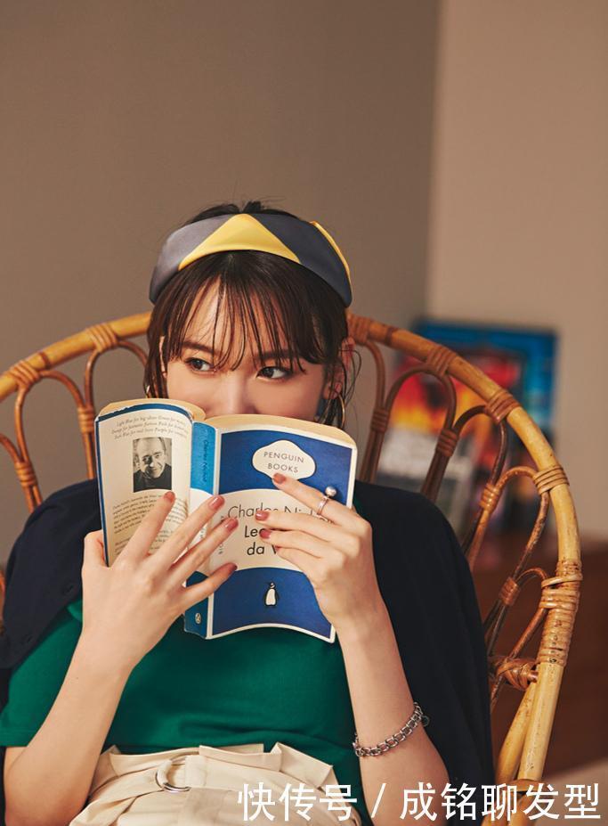 四十岁女性减龄搭配妙招,学会这四种围巾的系法,时髦高级又养眼