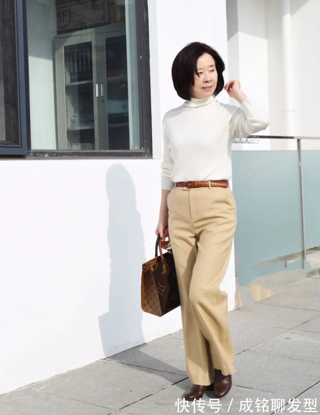 端庄|奔六的女人冬季这样搭配,真实自然不做作,端庄大气又有女人味