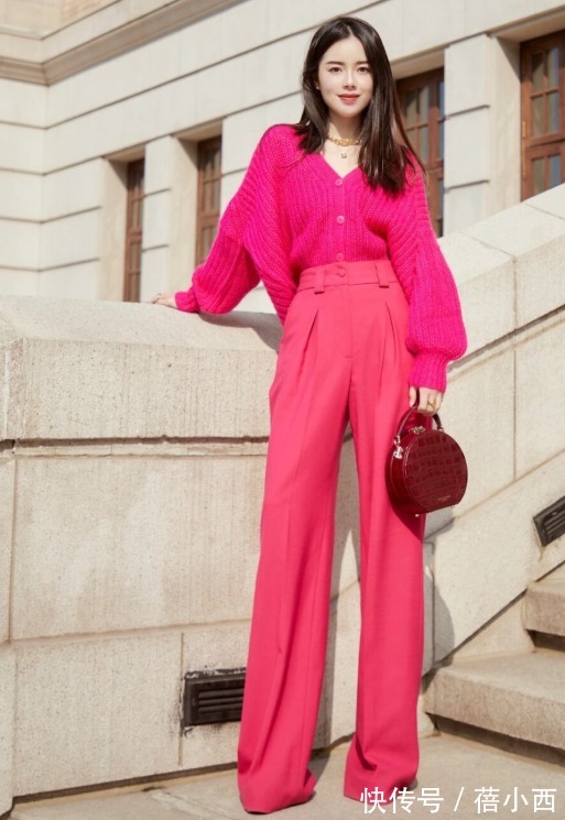 毛衣 新年穿搭别太沉闷,照搬这4套毛衣穿搭,显气质还高级