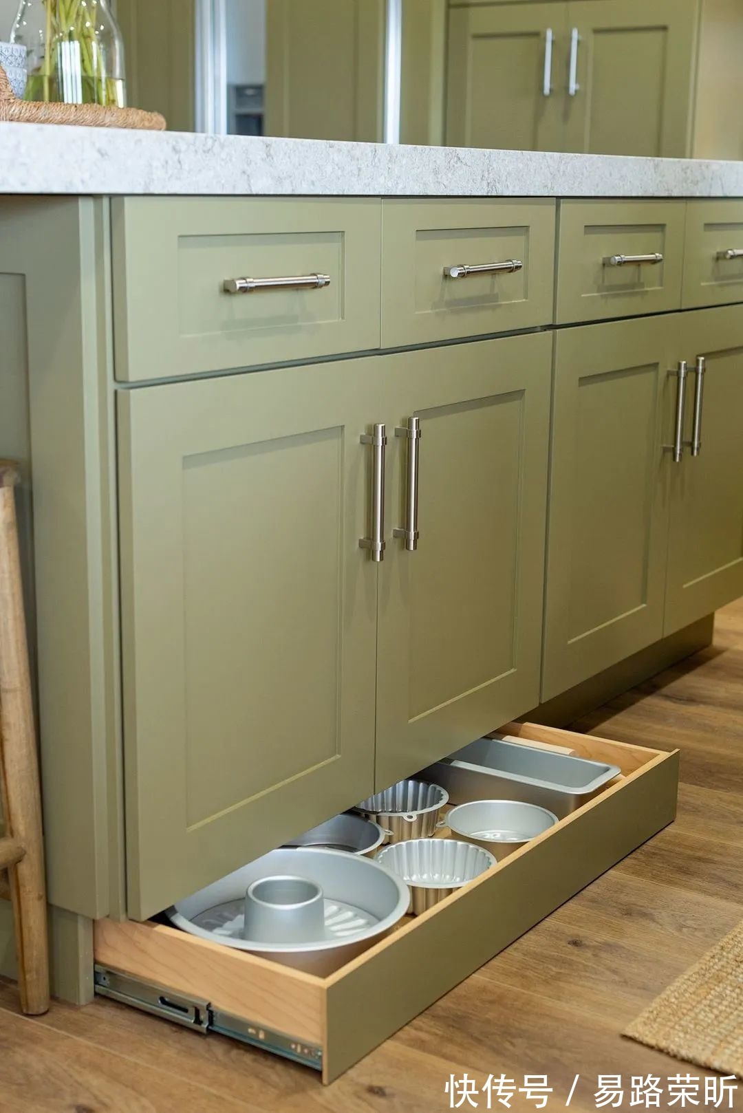 踢脚线|如何在同样的厨房空间里,比别人家多出双倍、四倍、六倍...的收纳空间呢?