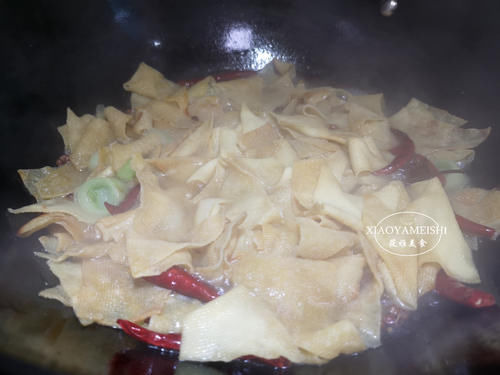 解馋|3块钱豆皮做的小零食,全家吃得好欢喜,老公:比肉还香,解馋!