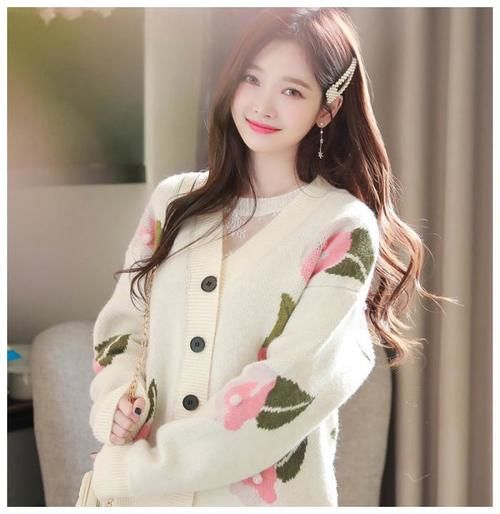  精致|美女穿搭：精致的短裙穿搭，柔美靓丽，美好的回忆