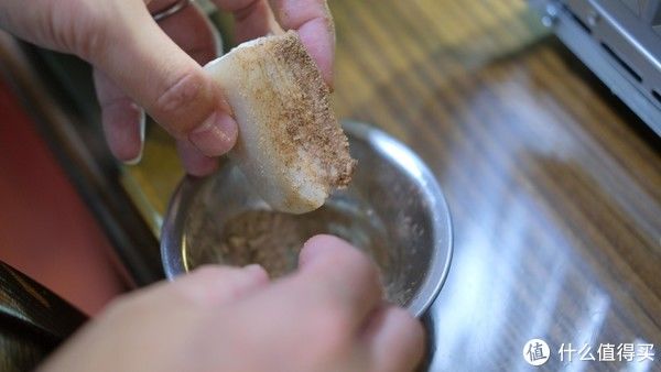 空气炸烤箱和烤箱有什么区别？用一个空气炸烤箱搞定一切料理，多功能才是王道！