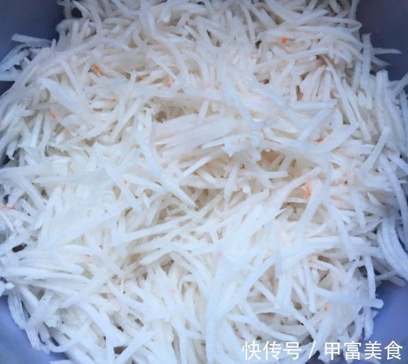 馅料|调萝卜馅,不要用盐杀水或者焯水,巧用一招,口感好味道香