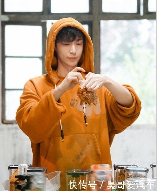 杨紫|杨紫张艺兴互动太好磕!黄磊何炅带头催婚,两人被网友十分看好