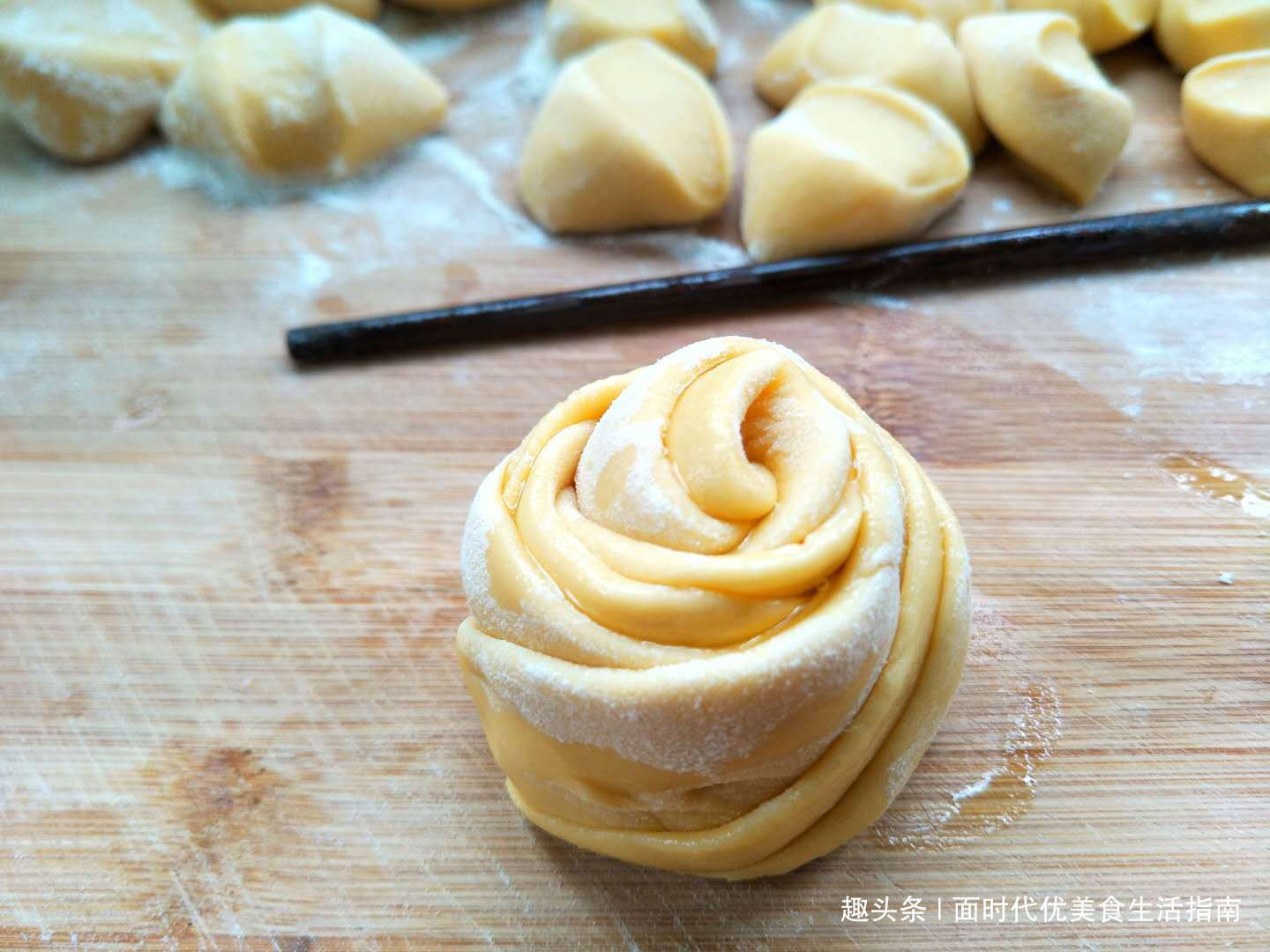 玉米面独特做法,开水一烫,不蒸不烙,松软又酥脆,比面包还好吃