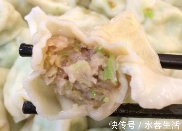 窍门|白菜猪肉馅饺子怎么做才好吃？牢记3个窍门，饺子不柴不腥鲜味足