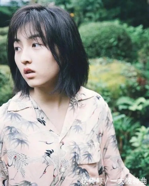 种树|《向往的生活5》众嘉宾忙着种树,张子枫并未参与,做法引热议