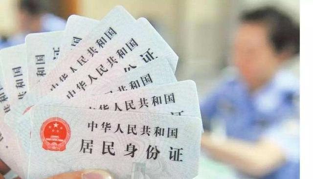 杨爸爸|孩子姓“杨”,出生证被护士打错,宝妈看后大喜:我们不改了